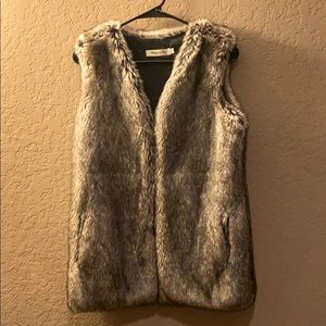 Mao City faux fur long vest with POCKETS!